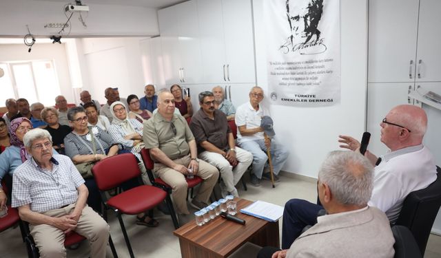 Başkan Kazım Kurt Türkiye Emekliler Derneği Eskişehir Şubesi’ni ziyaret etti