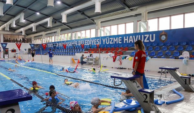 Eskişehir Büyükşehir Belediyesi yüzme kursu kayıtlarını başlatıyor