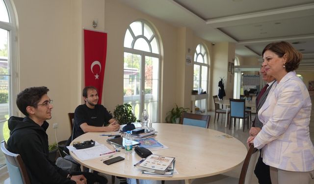 Sosyal Kütüphane sunduğu ücretsiz imkânlarla gençlerin akınına uğruyor