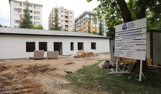 Eskişehir'de şehit yakınları ve gaziler için yapılan sosyal tesis gün sayıyor