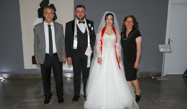 SEY-DER Başkanı Sami Türkmen’in oğlu Oğuz Türkmen ve Esin Buzacı evlendi