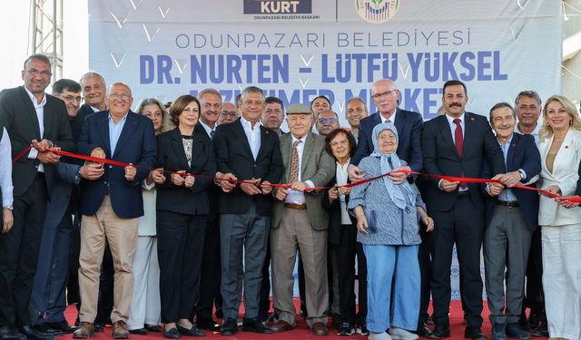 Odunpazarı Belediyesi modern Alzheimer merkezini Özgür Özel’in katılımıyla açtı