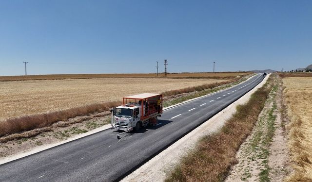 Sivrihisar-Çeltik yolunda trafik işaretleme çalışmaları başladı
