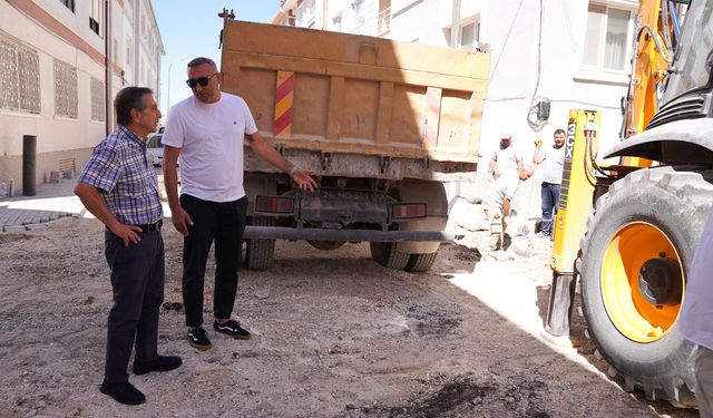 Tepebaşı Başkanı Ahmet Ataç Yenimahalle’deki Saha Çalışmalarını İnceledi
