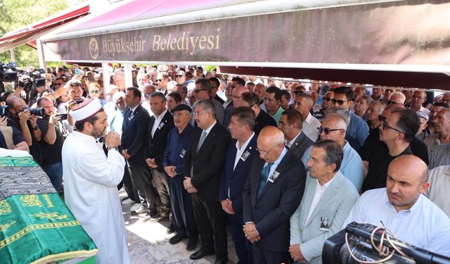 Yılmaz Büyükerşen'in Kız Kardeşi Güzin Büyükerşen Son Yolculuğuna Uğurlandı