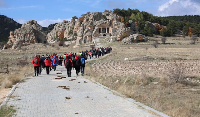 Frig Vadisi'nde Yürüyüş Var