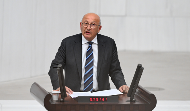 Çakırözer'den Basın Özgürlüğü Çıkışı