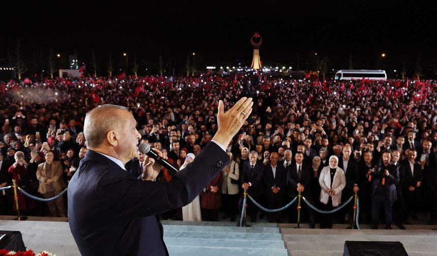 Erdoğan, Cumhurbaşkanlığı Külliyesi'nde halka hitap etti