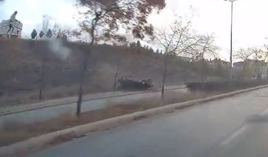 Eskişehir'de viraja hızlı giren otomobil takla attı