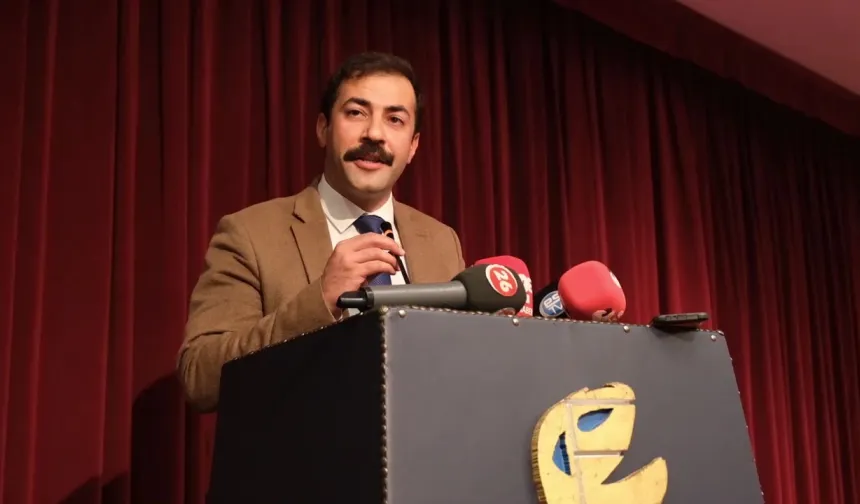 Eskişehir'de CHP'li tüm ilçe başkanları istifa ederek Yeni Parti'ye geçti
