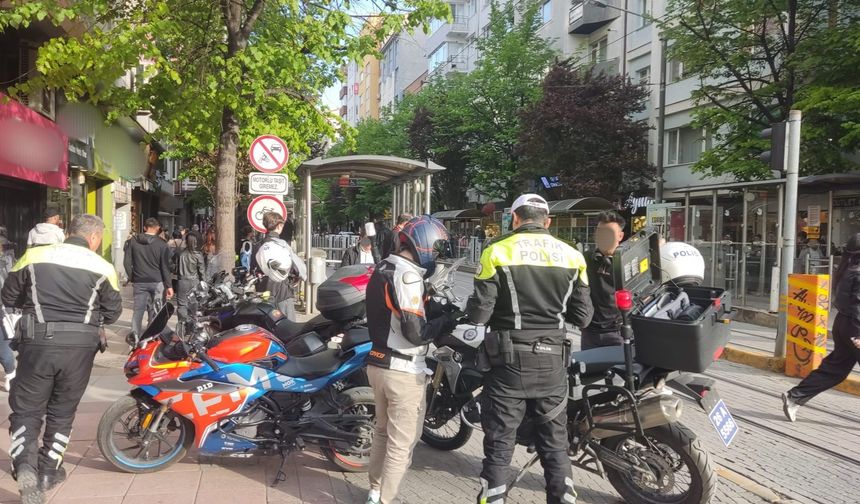 Trafik kurallarına uymayan 41 motosiklet ve motorlu bisiklet sürücüsüne ceza kesildi