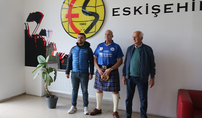 İskoç taraftar Eskişehirspor'a destek olmak için 11 bin 845 kilometre seyahat etti