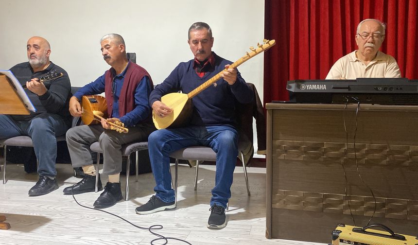 Gırtlak kanserini yendi, hayata türkülerle tutundu