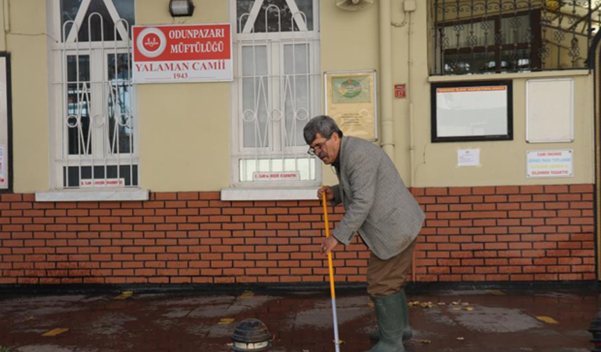 Gerçek zenginliği camide buldu