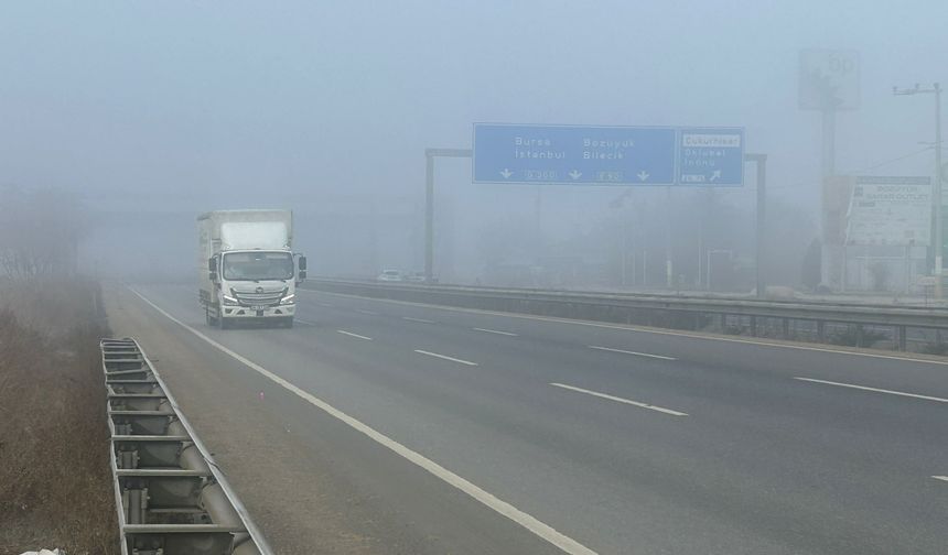 Eskişehir’de sis trafiği olumsuz etkiledi