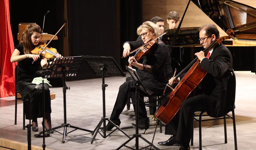 Odunpazarı Belediyesi'nin müzik grubu OPA Quadro’dan büyüleyici performans