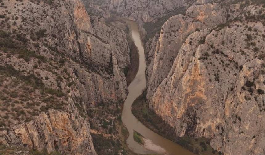 Sakarya Nehri yağmur sonrası görüntülendi: Çamurlaşan nehir şaşırttı!