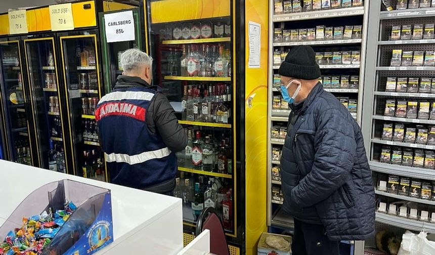 Jandarma ekiplerinden kaçak ve sahte alkol operasyonu: 40 litre etil alkol ele geçirildi