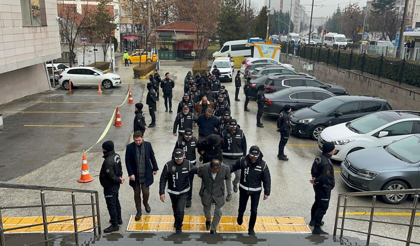 Eskişehir’de tefeci operasyonu: 8 şüpheli adliyeye sevk edildi