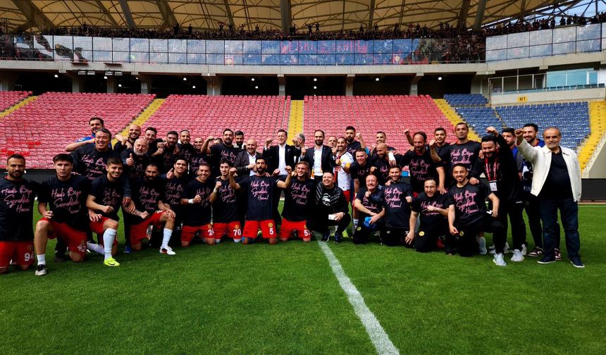 Eskişehirspor’un şampiyonluğu sonrası Hatipoğlu’ndan anlamlı mesaj