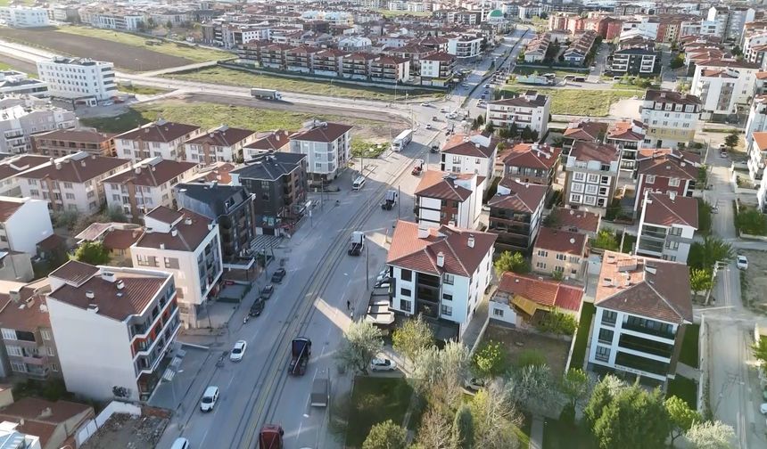 Ağabeyinin oğluna unutulmaz düğün: 15 tırlık konvoyla renkli kutlama