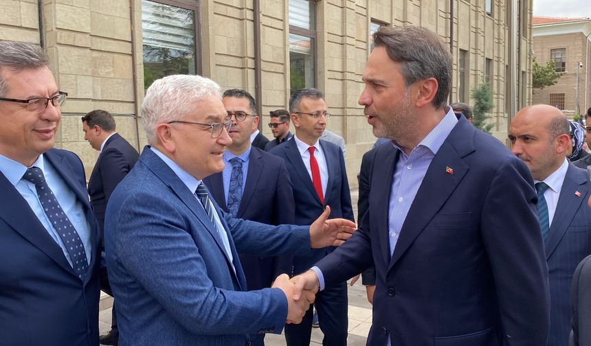 Enerji Bakanı Bayraktar’dan Eskişehir Valiliği'ne ziyaret
