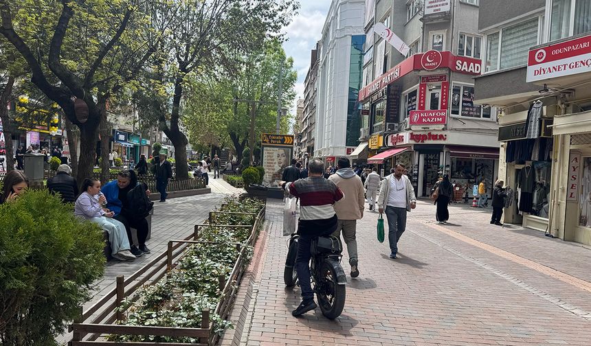 Güneşli hava Hamamyolu Caddesi’ne hareket getirdi