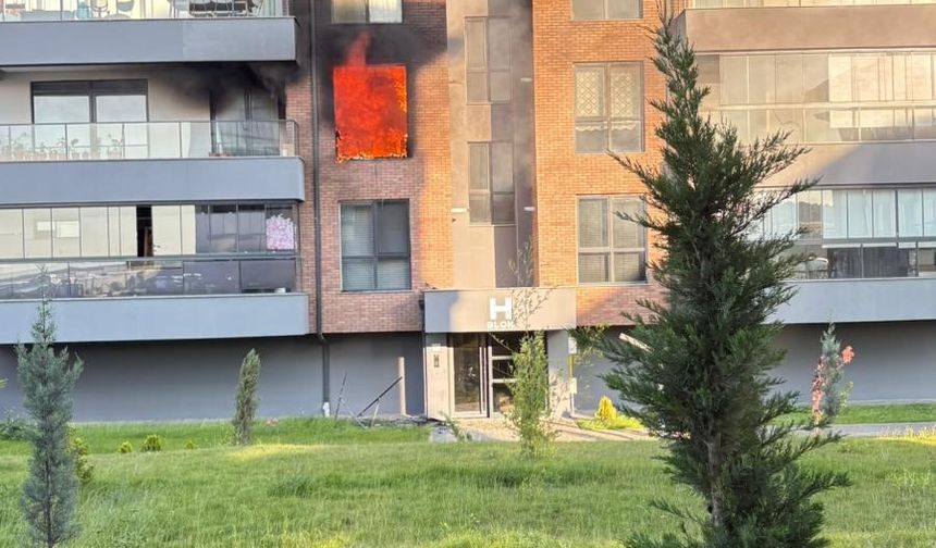 Yangından son anda kurtuldular