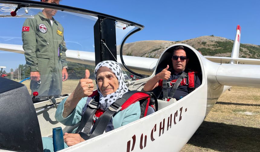 83 yaşındaki Mürüvvet Teyze'nin uçma hayali gerçek oldu