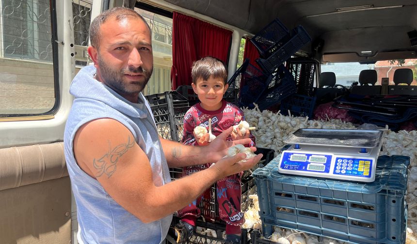 Ekmek parası için kilometrelerce yol geldiler