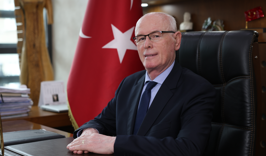 Kazım Kurt Türkiye'nin en başarılı Büyükşehir İlçe Belediye Başkanları arasında birinci sırada