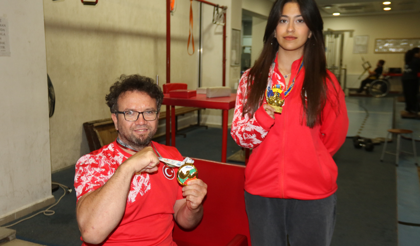 Hoca ve öğrencisinden çifte şampiyonluk