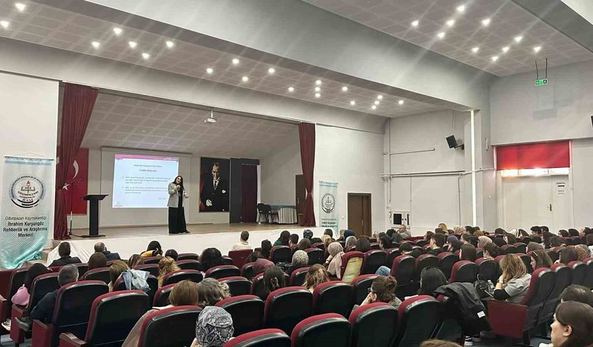 Eskişehir’de Rehber Öğretmenlere Psikososyal Destek Eğitimi