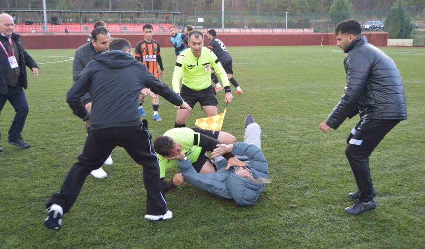 Amatör Maçta Hakeme Saldırı Kameralara Yansıdı