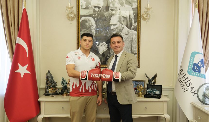 Başkan Dökmeci, Milli Sporcu Doğan Kılıç’ı Ağırladı