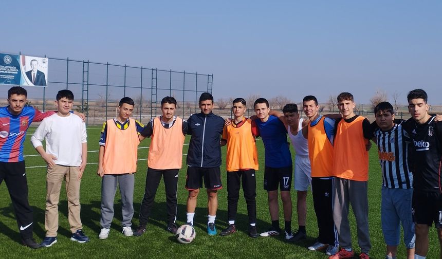 Eskişehir Şehit Nadir Şimşek Anadolu Lisesi’nde Futbol Seçmeleri Heyecanı