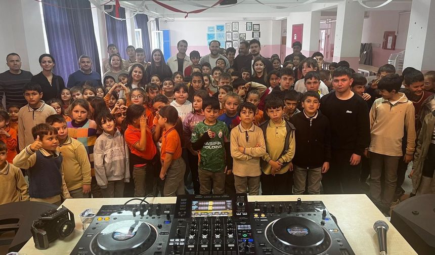 Öğrenciler DJ’lerle Buluştu