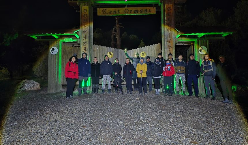 ESDAG Üyelerinden Uluslararası Dağ Günü'ne Özel Gece Yürüyüşü