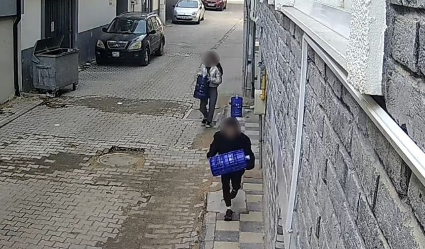 Eskişehir’de Damacana Hırsızlığı Kamerada