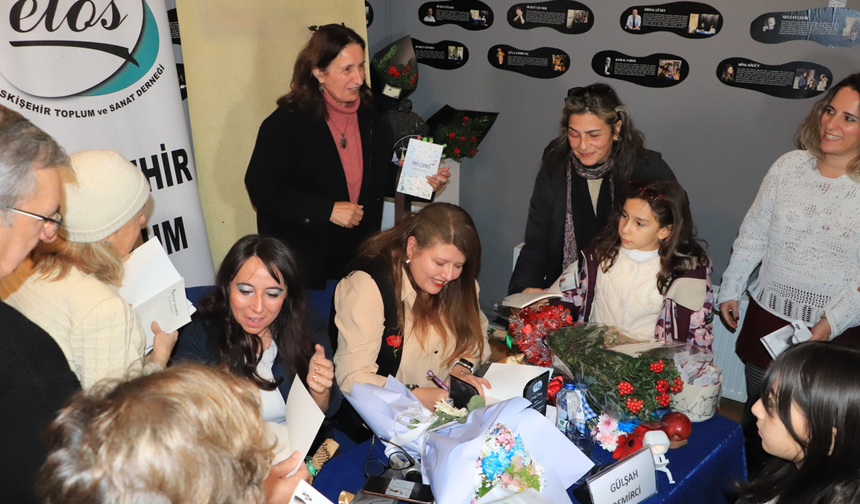 Eskişehirli Akademisyen Şairlerden Çağın Sesine Şiirle Yanıt