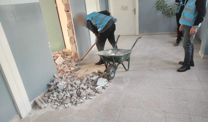 Denetimli Serbestlik Yükümlülerinden Okulda Temizlik Çalışması