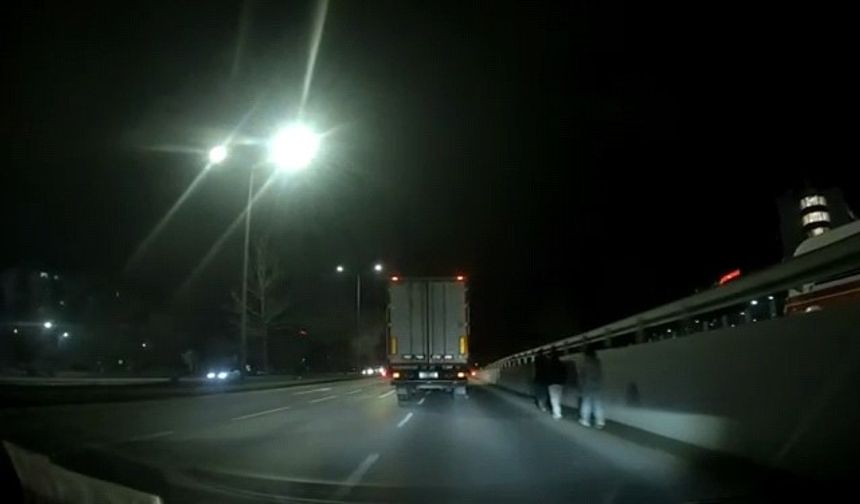 Eskişehir’de Çevre Yolunda Yürüyen Yayalar Facianın Eşiğinden Döndürdü