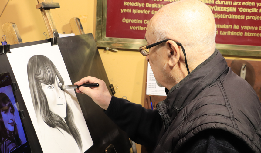 Haller’de 25 Yıldır Fırçasını Bırakmıyor