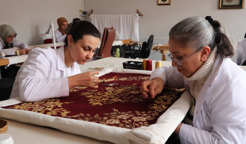 Ecdat yadigarı puşideleri Eskişehirli kadınlar yeniliyor