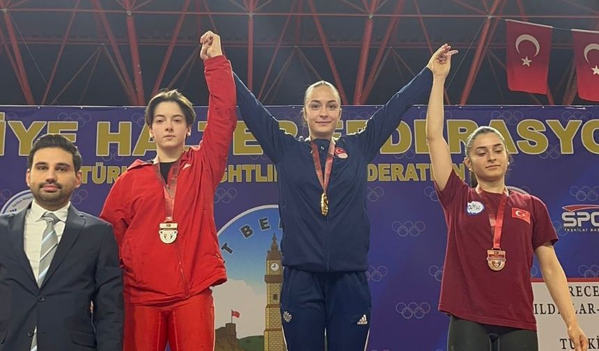 Eskişehirli Halterci Buse Er Türkiye Şampiyonu Oldu