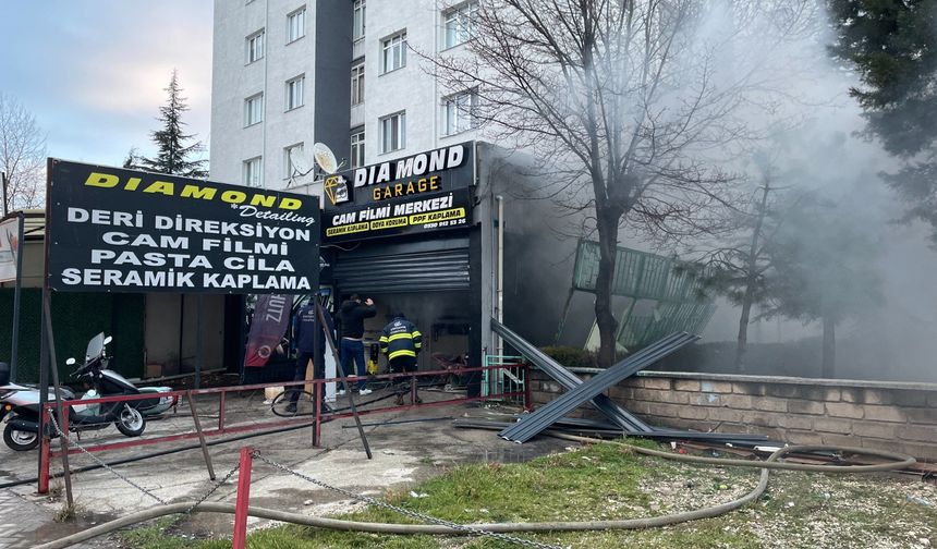 Eskişehir’de Araç Aksesuarı Dükkanında Yangın: İş Yeri Sahibi Dumandan Etkilendi