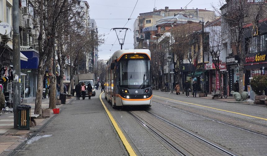 Eskişehir’de Kar Yağışı Kent Merkezinde Etkili Oldu