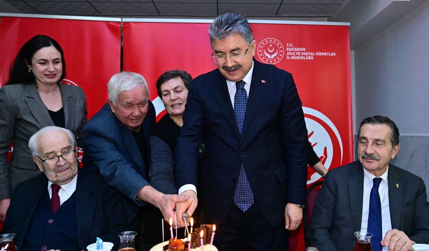 Vali Yılmaz Huzurevi Sakinleriyle Akşam Yemeğinde Buluştu