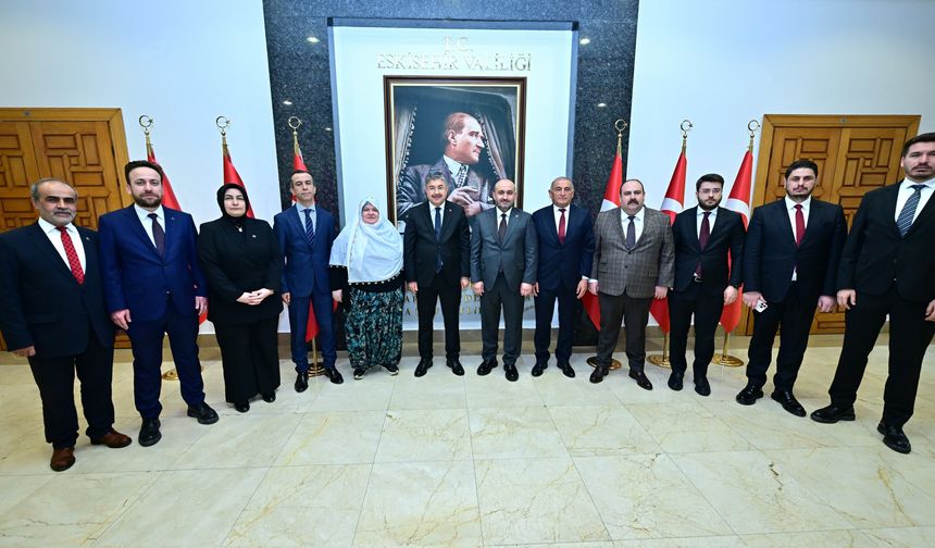 AK Parti Eskişehir Teşkilatı’ndan Vali Yılmaz’a Ziyaret