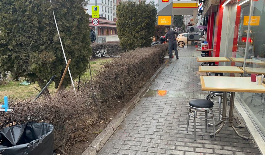 "Yan Bakma” Tartışması Bıçaklı Kavgaya Dönüştü: 2 Yaralı